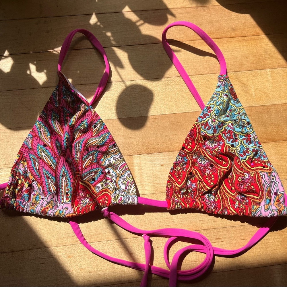 Kaikini, bikini top, size large, never worn